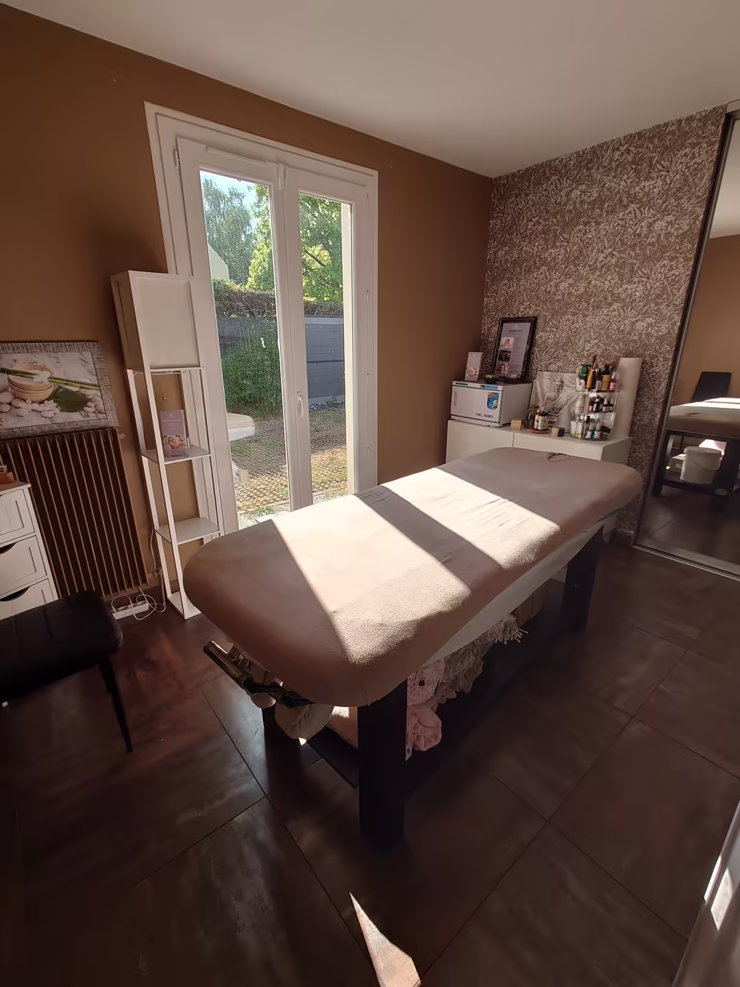 La cabine de soin de l'institut Régénère et Sens à Gressy